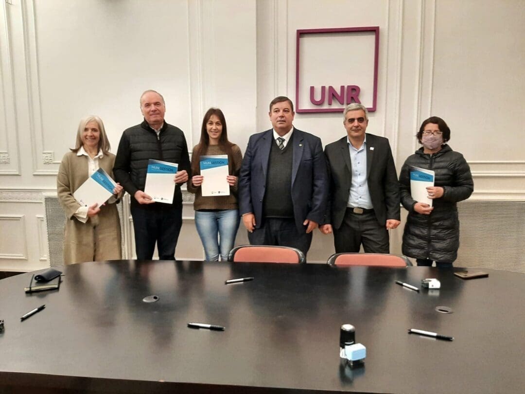 Villa Cañás: Firma de acta acuerdo con la UNR y la UNL