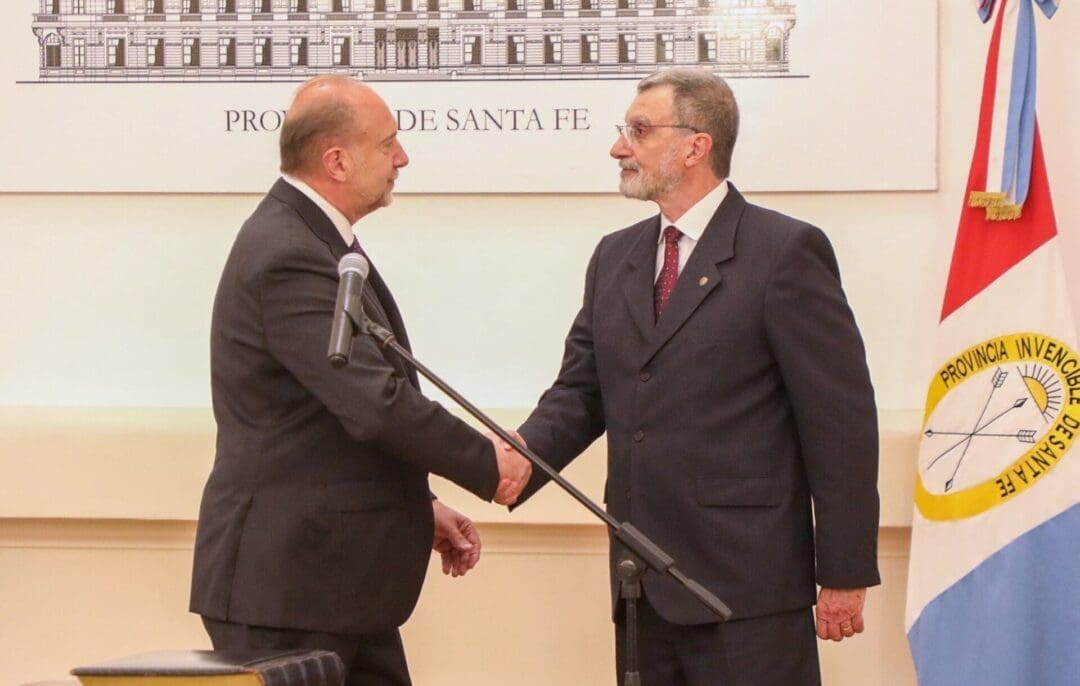 Omar Perotti le tomó juramento al nuevo ministro de Seguridad de la provincia