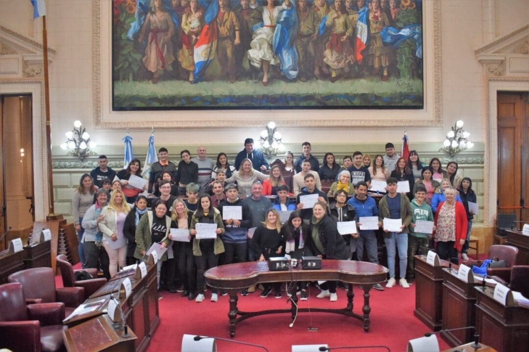 Estudiantes de Elortondo y Santa Isabel fueron Diputados por un Día Estudiantes de Elortondo y Santa Isabel fueron Diputados por un Día