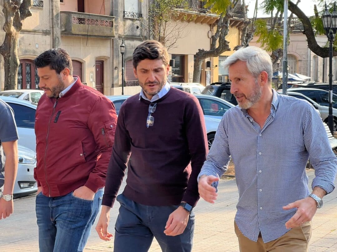 Pullaro y Frigerio se reunieron con expertos y reclamaron más decisión para frenar las quemas Pullaro y Frigerio se reunieron con expertos y reclamaron más decisión para frenar las quemas