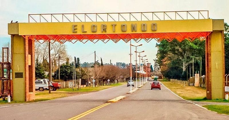 Reclamo del senador Enrico y la Comuna de Elortondo por la segunda etapa de la obra de cloacas