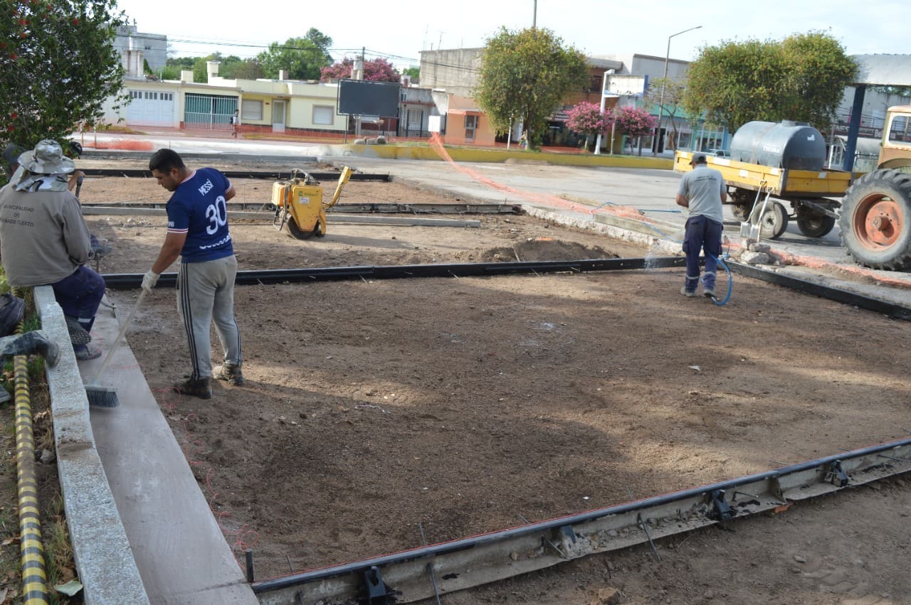 Venado Tuerto: Ejecución de bacheo y mantenimiento en calles céntricas Venado Tuerto: Ejecución de bacheo y mantenimiento en calles céntricas