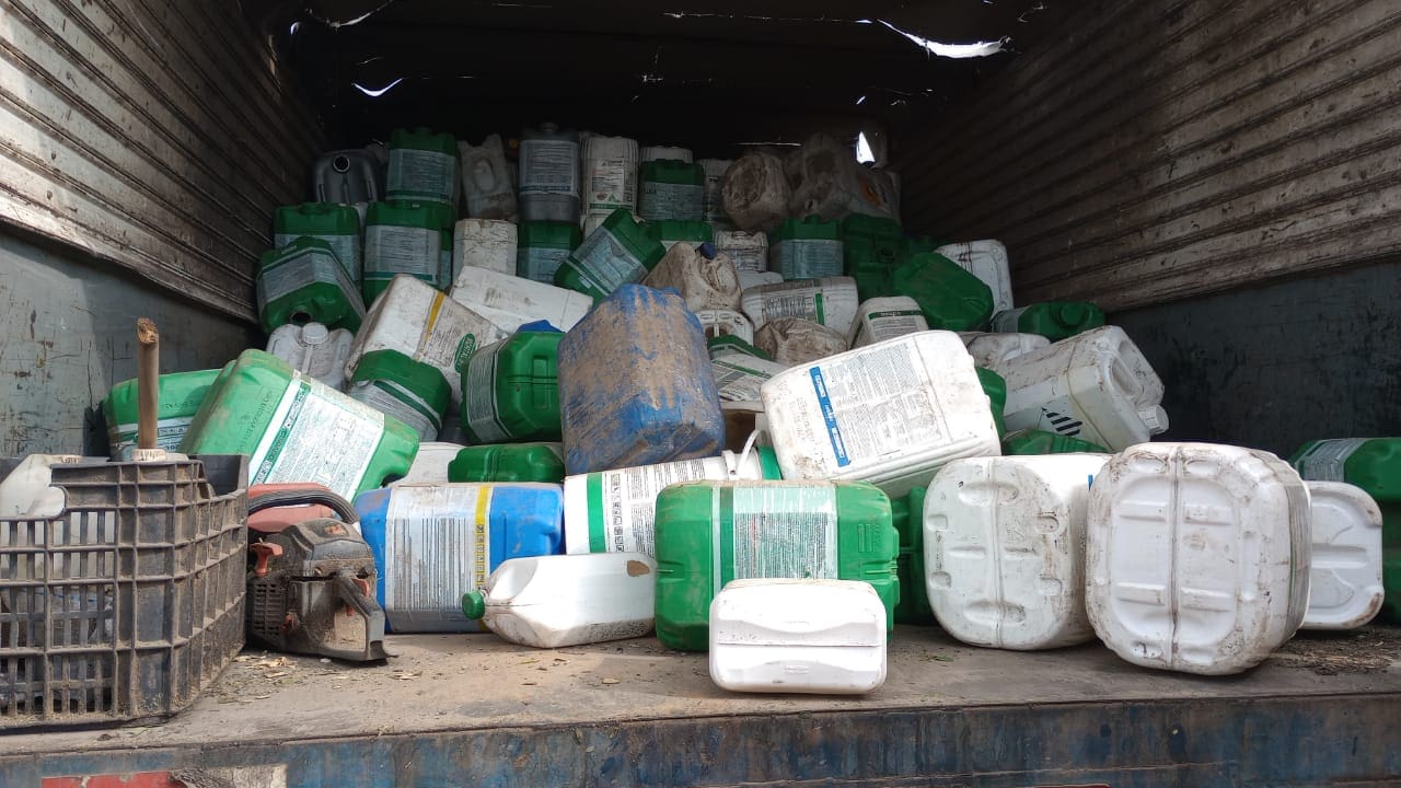 Venado Tuerto: Más de 300 bidones de fitosanitarios fueron secuestrados para evitar riesgos de contaminación Venado Tuerto: Más de 300 bidones de fitosanitarios fueron secuestrados para evitar riesgos de contaminación