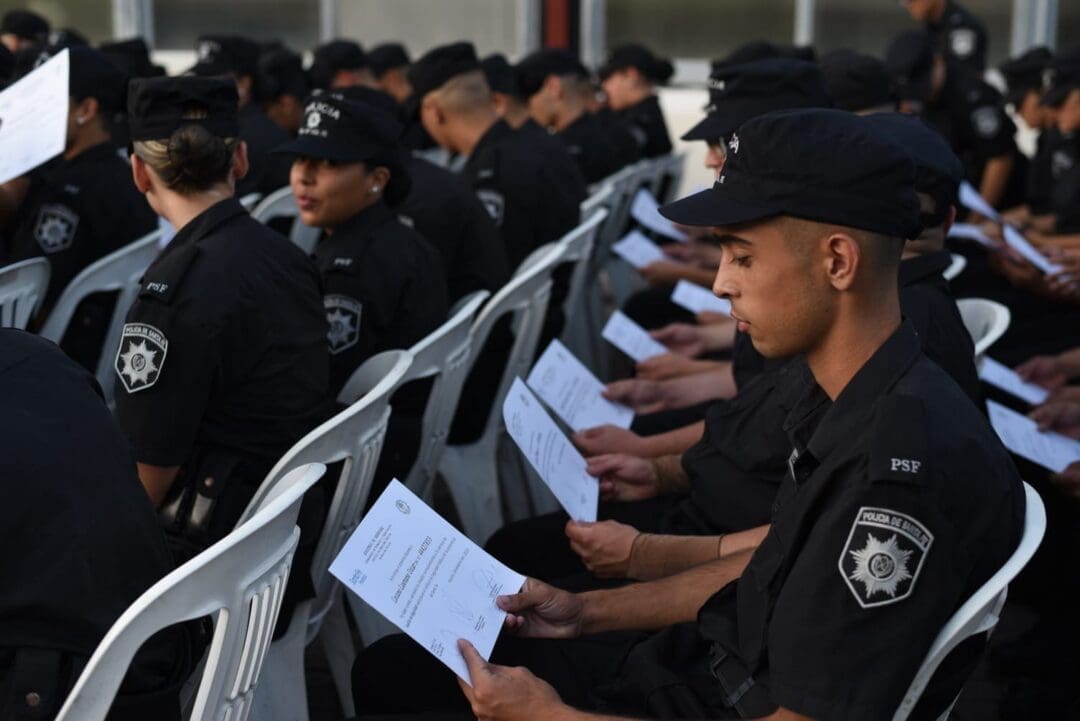 En 2023 la provincia prevé incorporar más de 2.900 policías a las fuerzas de seguridad En 2023 la provincia prevé incorporar más de 2.900 policías a las fuerzas de seguridad