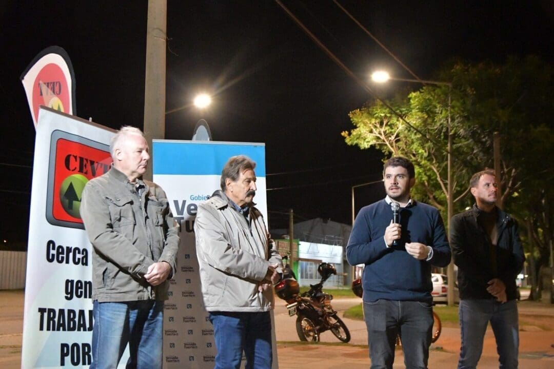 Venado Tuerto: Chiarella inauguró las nuevas luces LED de avenidas Chapuis y Estrugamou Venado Tuerto: Chiarella inauguró las nuevas luces LED de avenidas Chapuis y Estrugamou