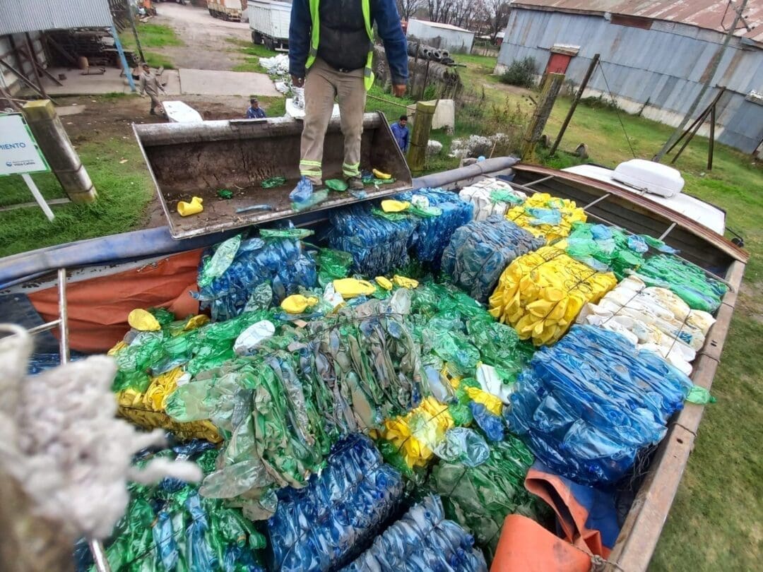 Villa Cañás: Yo Reciclo entregó 1040 kilos de plástico y 3941 kilos de cartón