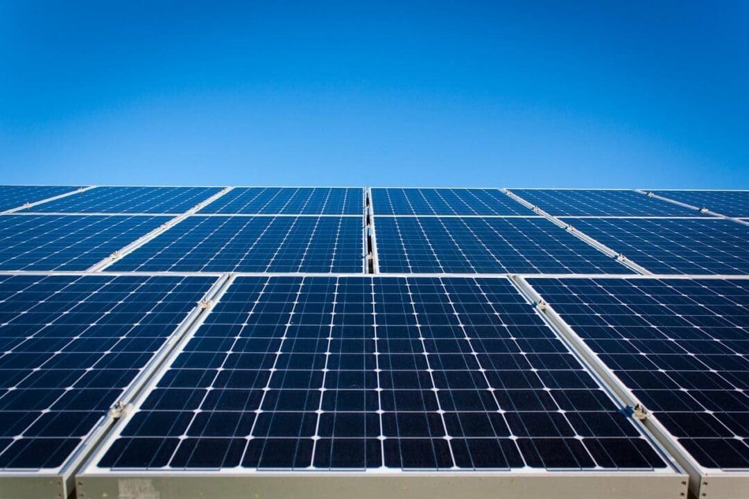Energía Renovable: Firmat se encamina a generar electricidad con paneles solares