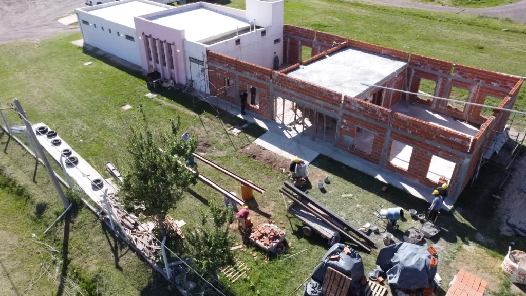 Venado Tuerto: Instalaron la estructura metálica de la nueva nave de la Planta de Tratamiento de Residuos Venado Tuerto: Instalaron la estructura metálica de la nueva nave de la Planta de Tratamiento de Residuos
