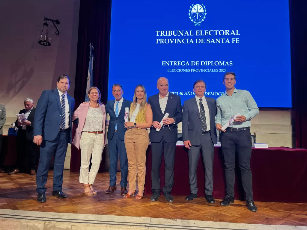 Entregaron diplomas a las autoridades electas en Santa Fe Entregaron diplomas a las autoridades electas en Santa Fe
