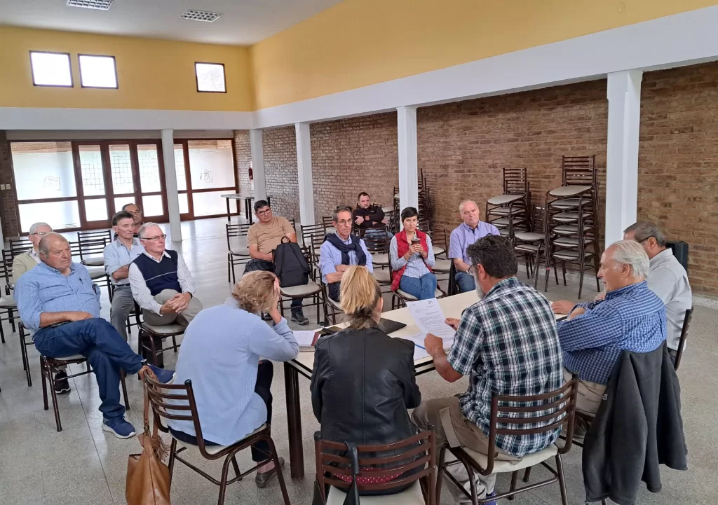 Villa Cañás: Gizzi participó de la Asamblea del Comité de Cuencas Las Encadenadas Villa Cañás: Gizzi participó de la Asamblea del Comité de Cuencas Las Encadenadas
