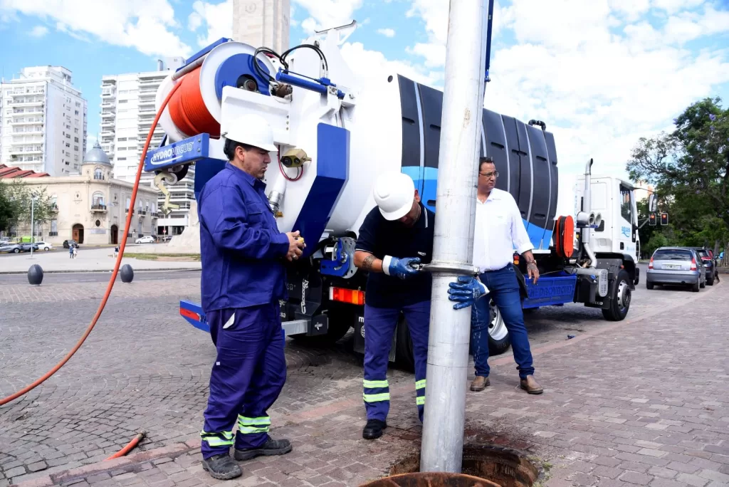 Rosario: ASSA suma equipamiento para acelerar reparaciones y terminar con los corralitos Rosario: ASSA suma equipamiento para acelerar reparaciones y terminar con los corralitos