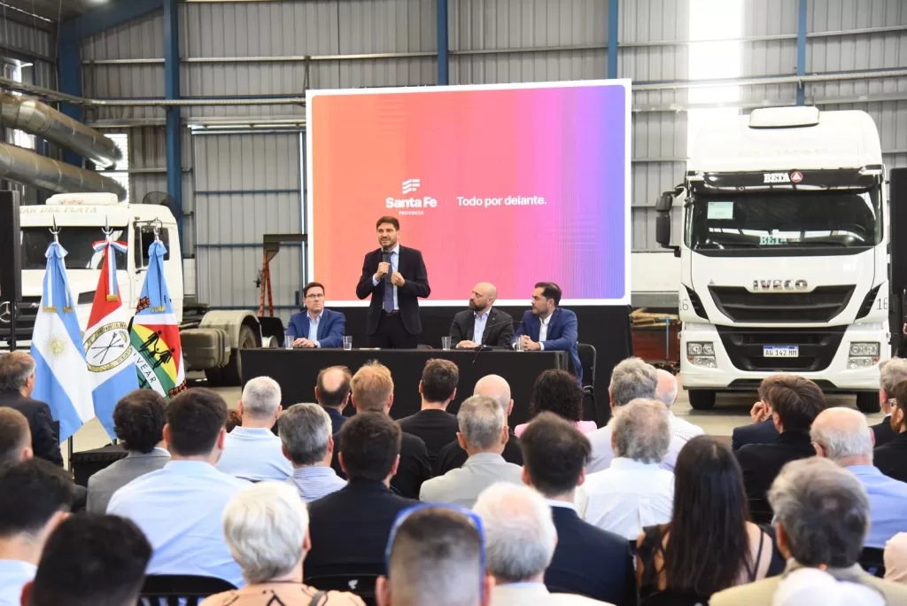 Pullaro lanzó el plan Aprender, producción y trabajo para potenciar el empleo y las regiones productivas
