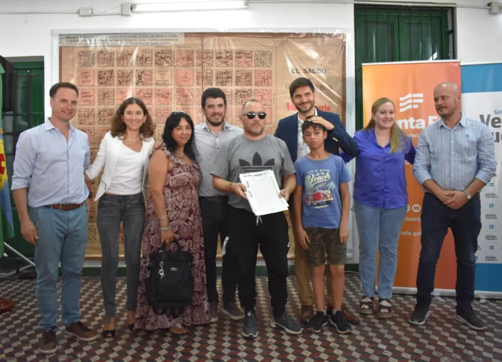 Un modelo de gestión: Di Gregorio cerca de los pueblos e instituciones de General López Un modelo de gestión: Di Gregorio cerca de los pueblos e instituciones de General López