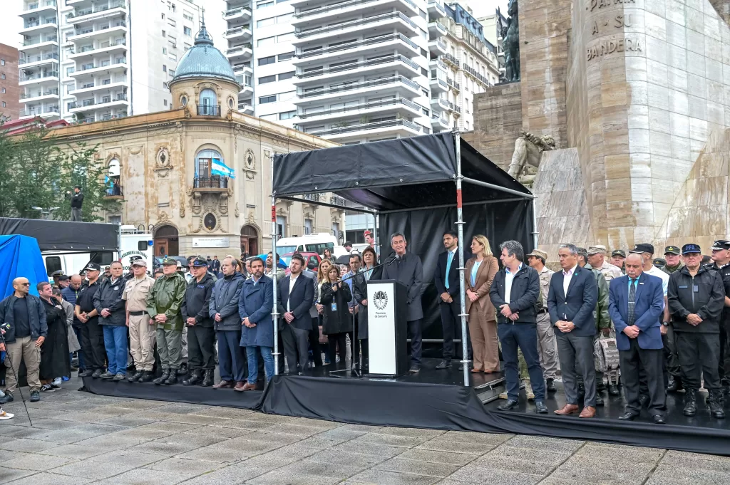Javkin participó del lanzamiento del Plan Bandera: Esta ciudad hoy recibe lo que reclamábamos Javkin participó del lanzamiento del Plan Bandera: Esta ciudad hoy recibe lo que reclamábamos