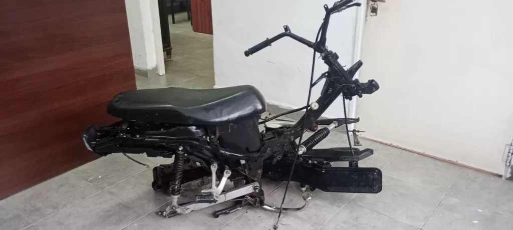 Santa Isabel: Hallan dos motos desmanteladas