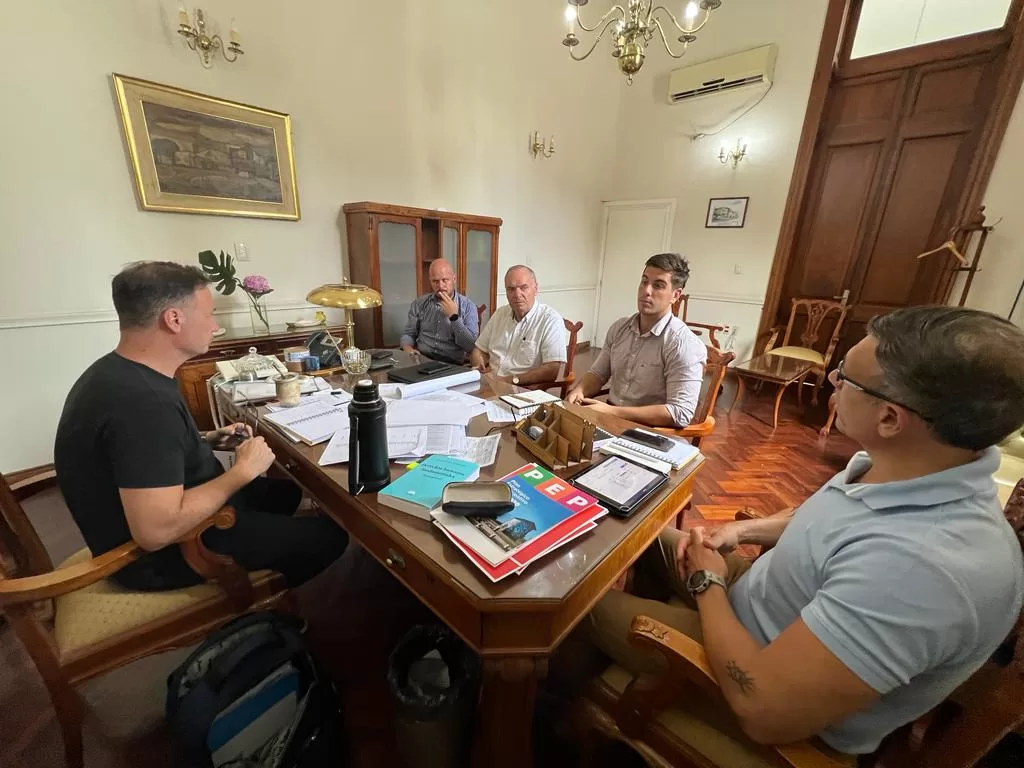 Villa Cañás: Gizzi se reunió con el gobernador Pullaro Villa Cañás: Gizzi se reunió con el gobernador Pullaro