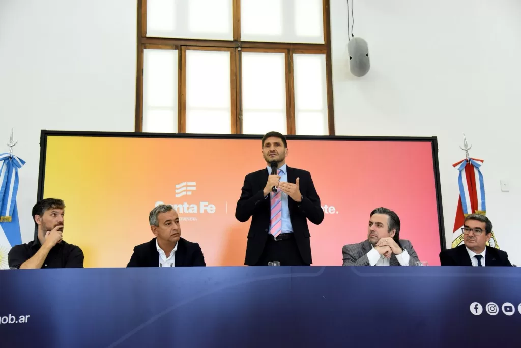 Rosario: Pullaro puso en marcha el programa para reducir la violencia en 8 barrios conflictivos