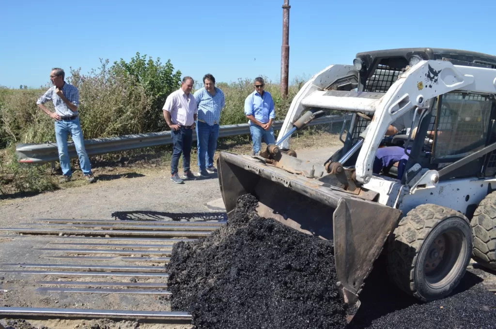 Importante obra de mantenimiento en el cruce de vías que van a Maggiolo y Ruta 33 Importante obra de mantenimiento en el cruce de vías que van a Maggiolo y Ruta 33