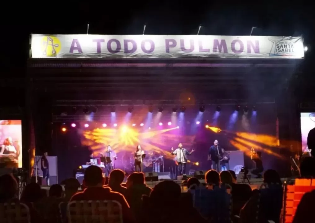 Noche de Apertura de "A Todo Pulmón" Ilumina Santa Isabel Noche de Apertura de "A Todo Pulmón" Ilumina Santa Isabel