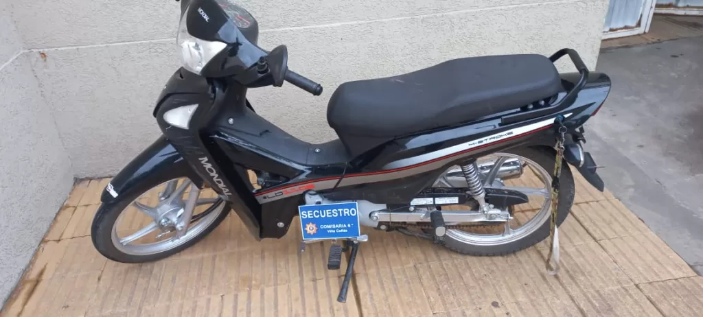 Villa Cañás: Recuperan una moto robada días atrás Villa Cañás: Recuperan una moto robada días atrás