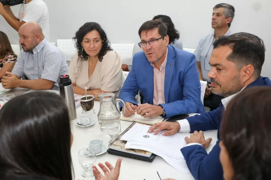 Paritaria docente: Estamos haciendo el mayor esfuerzo en base a los ingresos reales de la Provincia