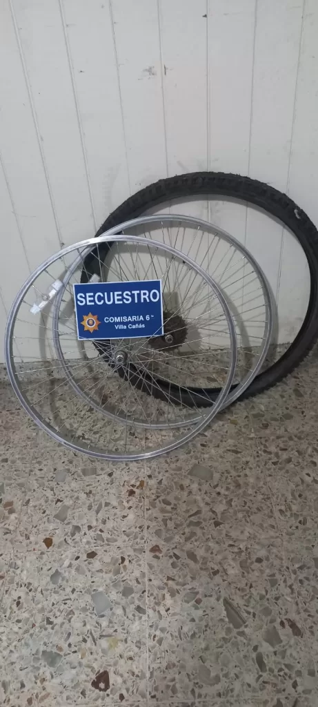 Villa Cañás: Arrestaron a un sujeto por sustraer dos ruedas de bicicleta Villa Cañás: Arrestaron a un sujeto por sustraer dos ruedas de bicicleta