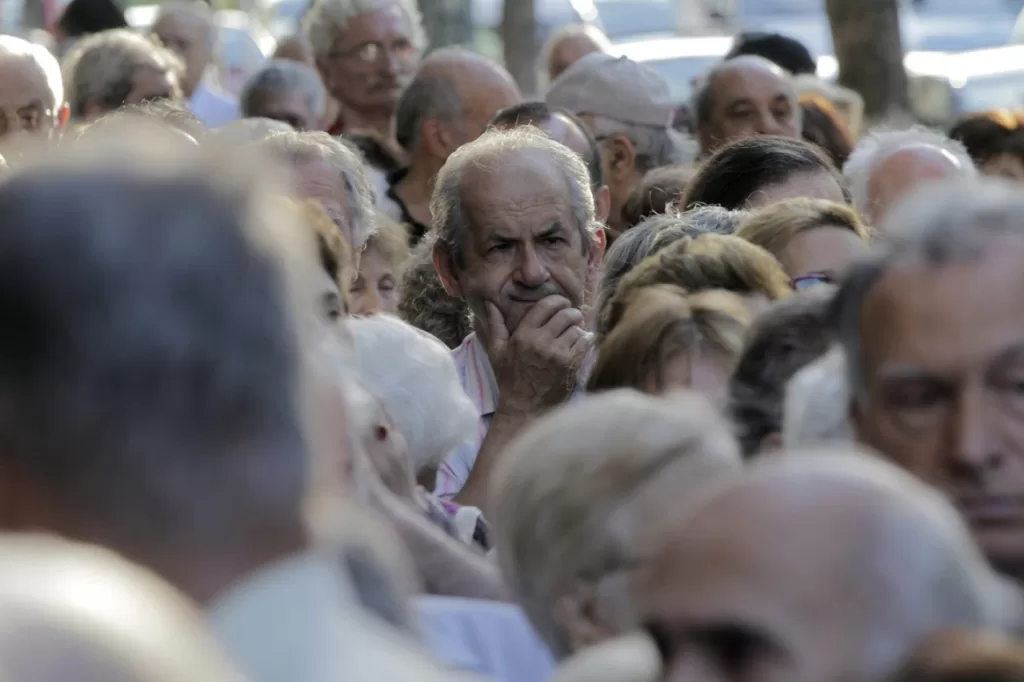 Fuerte ajuste en jubilaciones: en febrero el poder adquisitivo será más bajo que tras la crisis de 2001