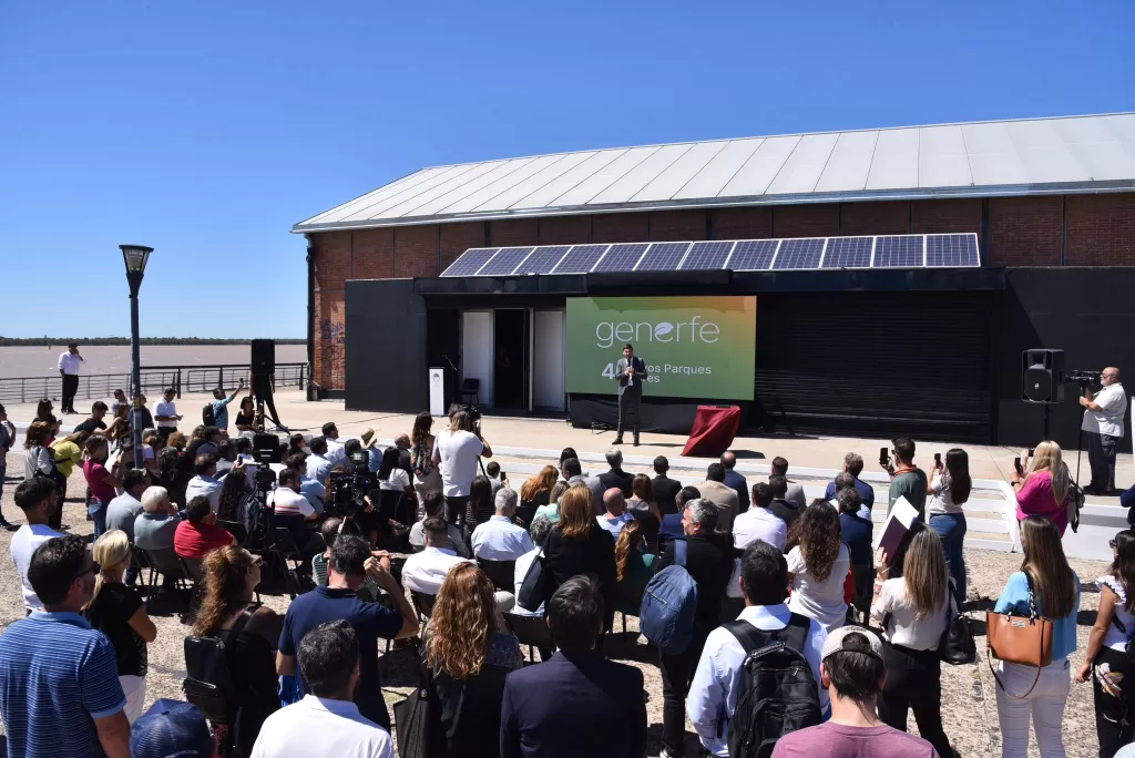 Firmat: 1900 hogares tendrán energía eléctrica mediante paneles solares Firmat: 1900 hogares tendrán energía eléctrica mediante paneles solares