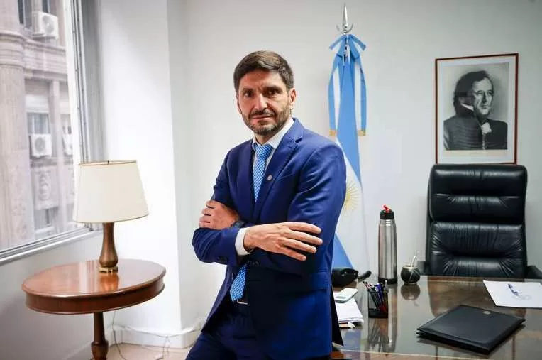 Maximiliano Pullaro: Con este plan del Gobierno se baja la inflación, pero muchos quedarán bajo la línea de pobreza Maximiliano Pullaro: Con este plan del Gobierno se baja la inflación, pero muchos quedarán bajo la línea de pobreza