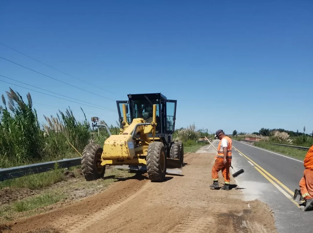 La Provincia avanza con las obras de reparación en la Ruta 93 entre Firmat y Melincué La Provincia avanza con las obras de reparación en la Ruta 93 entre Firmat y Melincué