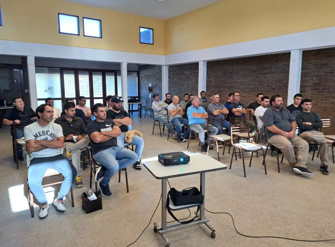Villa Cañás: Se realizó capacitación de fitosanitarios para operarios de equipos terrestres Villa Cañás: Se realizó capacitación de fitosanitarios para operarios de equipos terrestres
