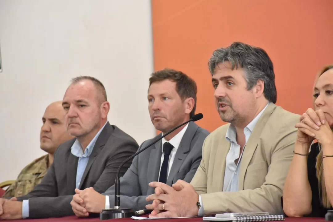Rosario: Detenidos en 30 allanamientos por las causas de narcoterrorismo Rosario: Detenidos en 30 allanamientos por las causas de narcoterrorismo