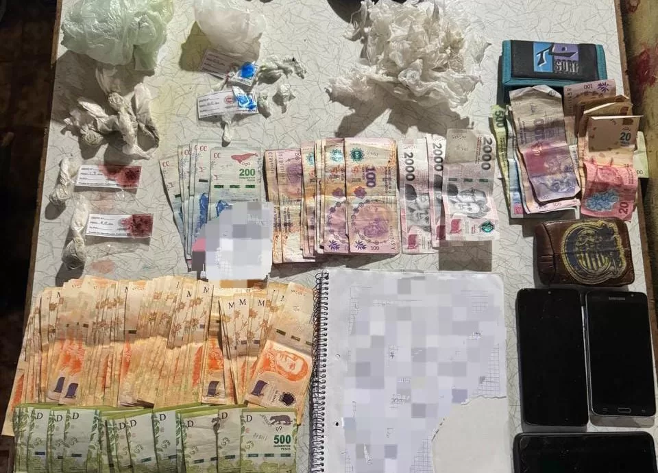 Rosario: PDI aprehendió a tres hombres y dos mujeres por narcomenudeo