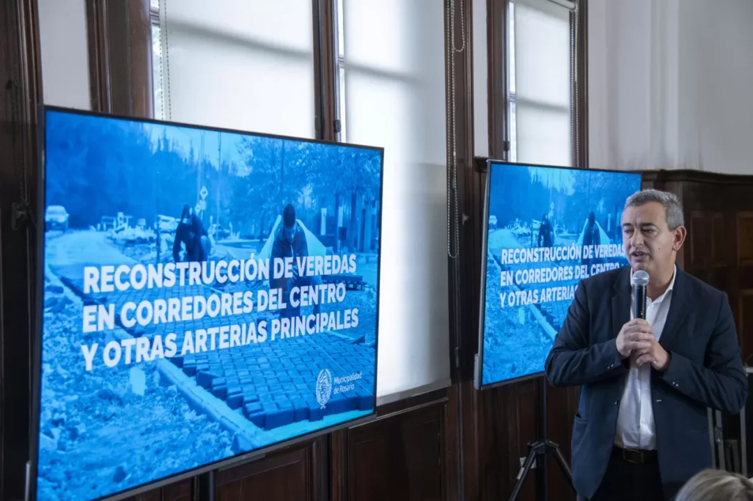 El intendente Javkin presentó un plan intensivo de reparación de veredas en toda la ciudad El intendente Javkin presentó un plan intensivo de reparación de veredas en toda la ciudad