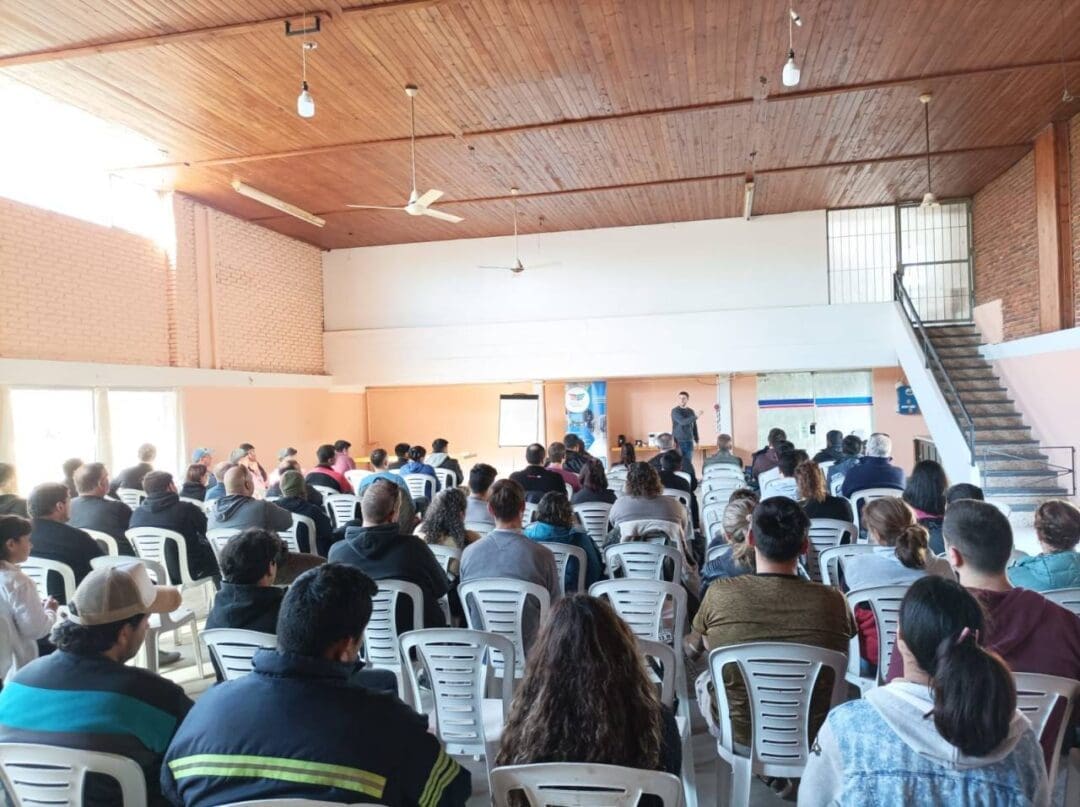 Electricidad domiciliaria: Un centenar de alumnos en el curso impulsado por Di Gregorio Electricidad domiciliaria: Un centenar de alumnos en el curso impulsado por Di Gregorio