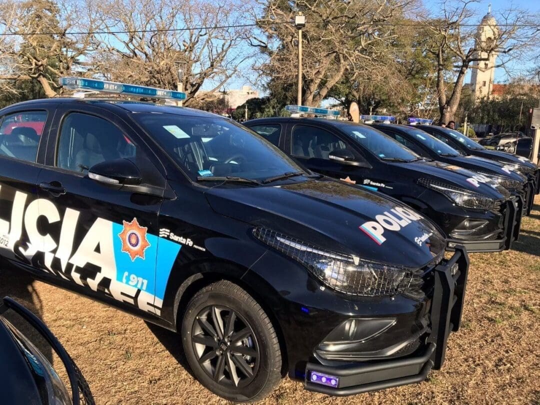 Villa Cañás recibió un nuevo móvil policial Villa Cañás recibió un nuevo móvil policial