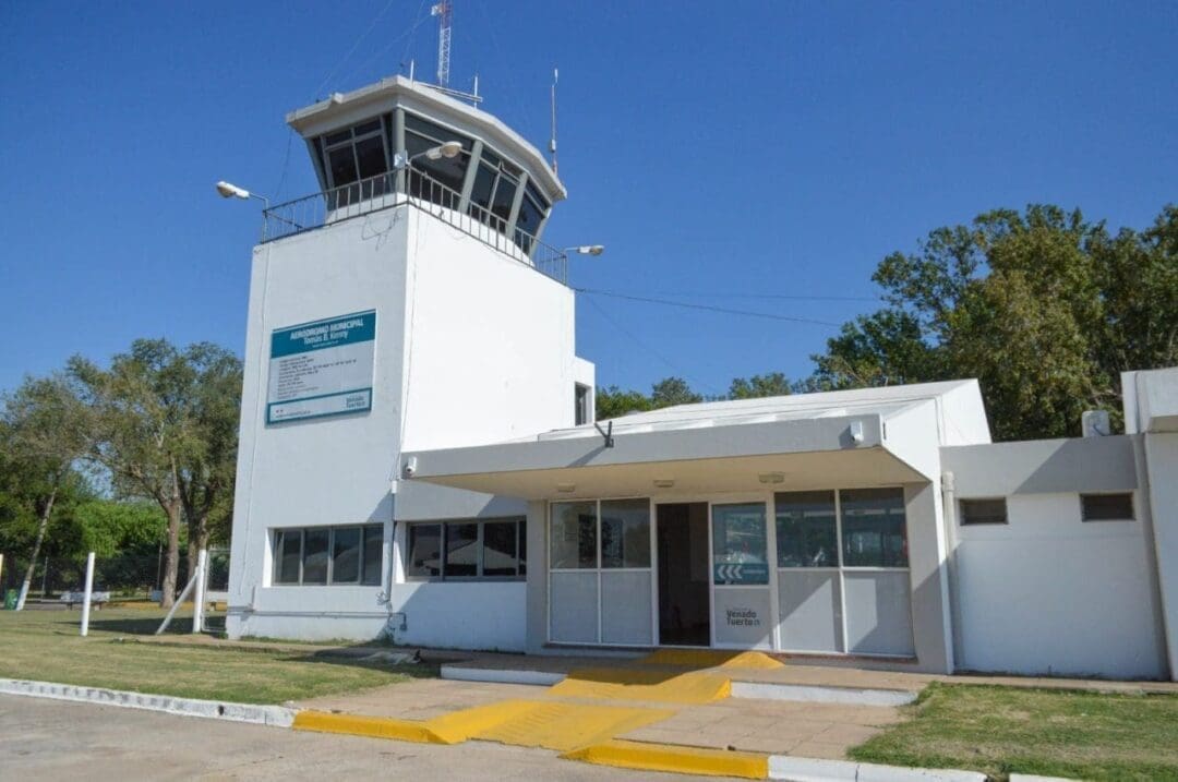 Venado Tuerto: Suspenden el vuelo inaugural en solidaridad con las víctimas del accidente aéreo en San Fernando