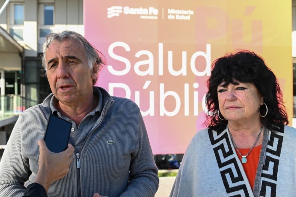 Hospital Centenario: La salud pública incorpora una técnica de neurocirugía que permite despertar al paciente durante la cirugía Hospital Centenario: La salud pública incorpora una técnica de neurocirugía que permite despertar al paciente durante la cirugía