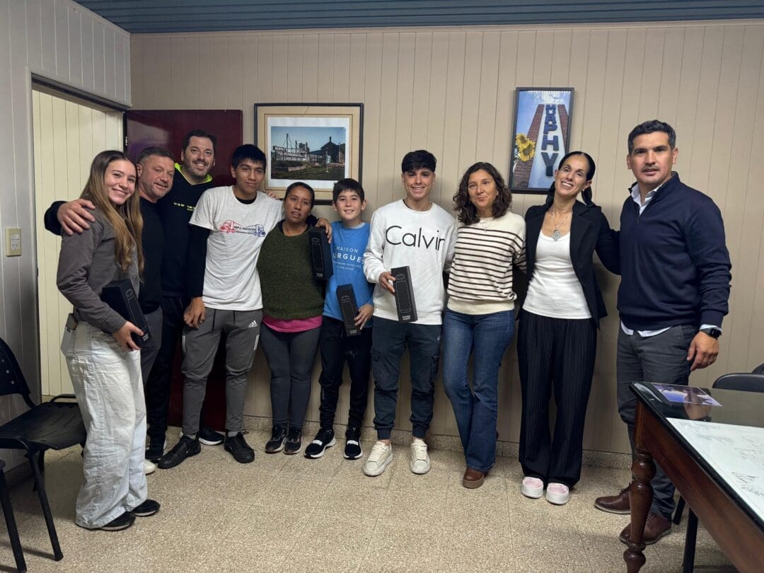 Reconocimiento y becas a deportistas de General López Reconocimiento y becas a deportistas de General López