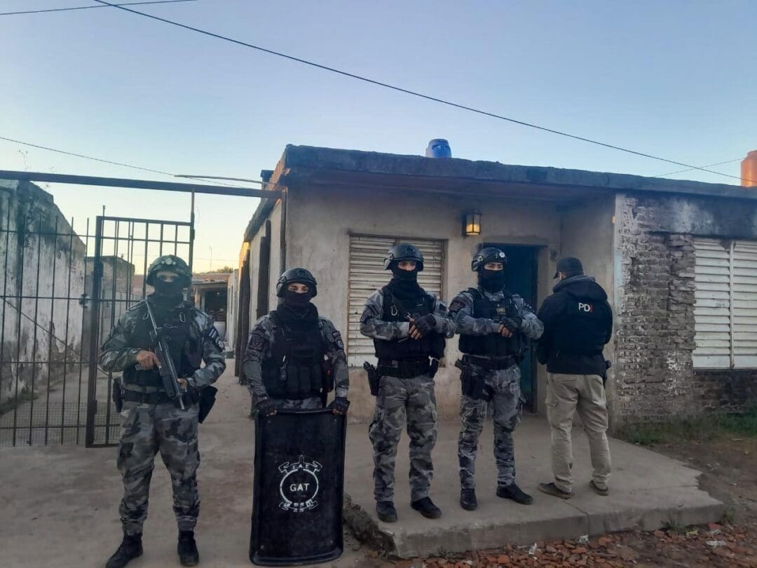 Nueve detenidos en allanamientos por microtráfico en Santa Isabel, Venado Tuerto, San Gregorio y Rosario