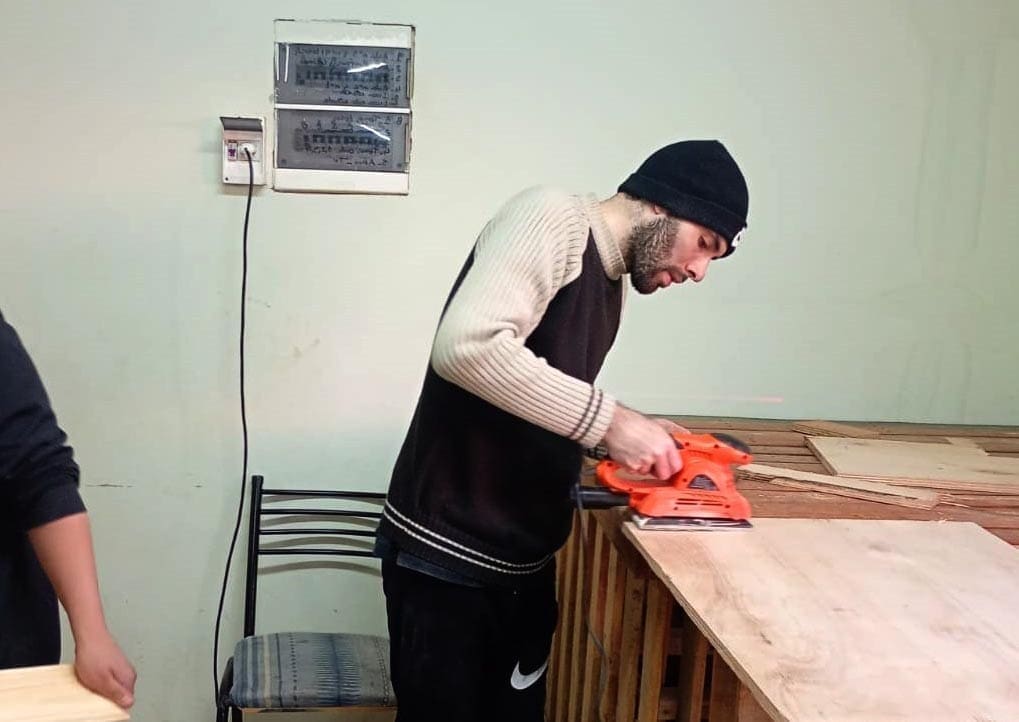 Villa Cañás: Jóvenes participan de un taller de carpintería en el marco del Programa Nueva Oportunidad