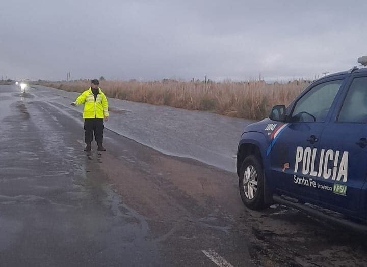 Refuerzan la asistencia en rutas provinciales y nacionales tras las intensas lluvias Refuerzan la asistencia en rutas provinciales y nacionales tras las intensas lluvias