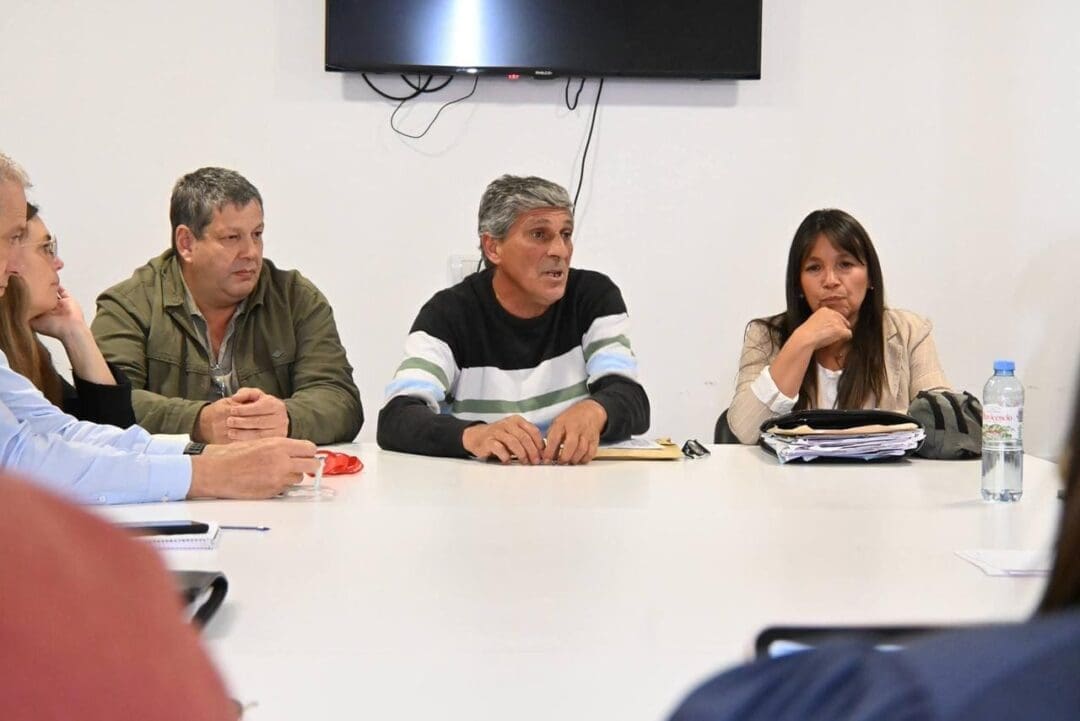 Diputados recibieron a trabajadores de Algodonera Avellaneda Diputados recibieron a trabajadores de Algodonera Avellaneda