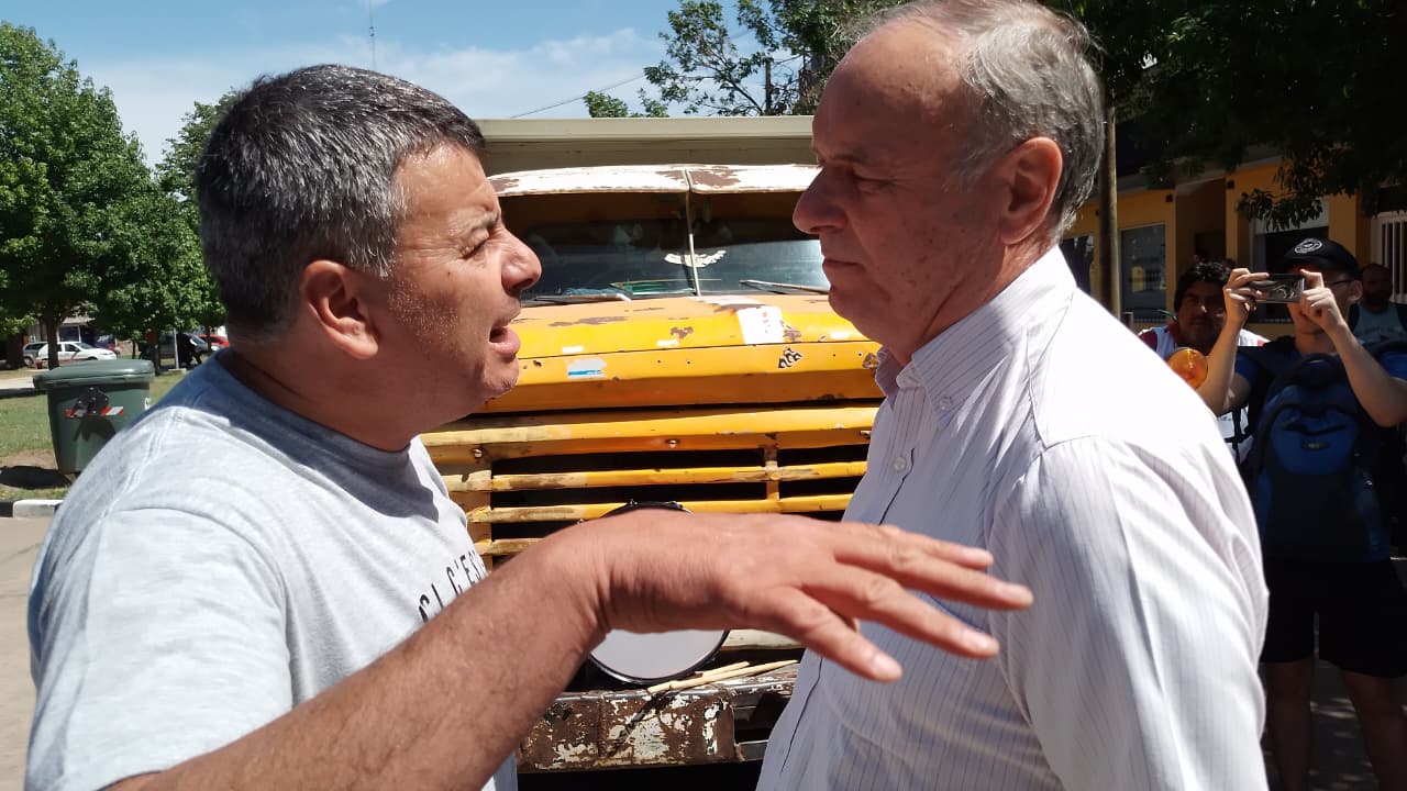 Villa Cañás: Paro por tiempo indeterminado de municipales y reclamo por estabilidad laboral Villa Cañás: Paro por tiempo indeterminado de municipales y reclamo por estabilidad laboral