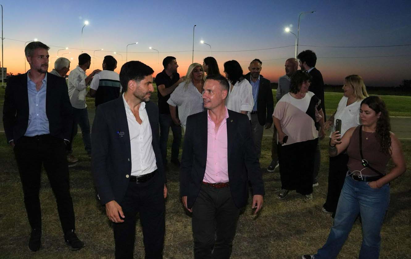 Labordeboy: Pullaro inauguró iluminación del enlace entre las rutas 90 y 93