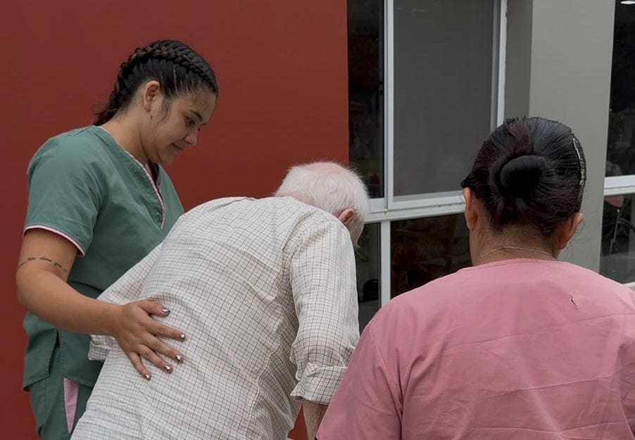 Sin la carrera de Enfermería: María Teresa pierde una herramienta clave para el cuidado y el trabajo
