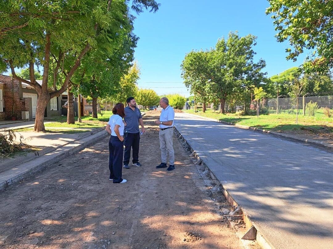 Villa Cañás: Avanza con nuevas obras de pavimento y cordón cuneta en distintos barrios Villa Cañás: Avanza con nuevas obras de pavimento y cordón cuneta en distintos barrios