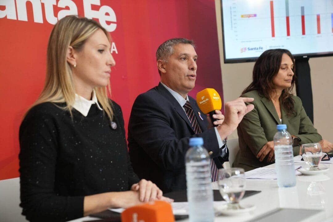 Economía: Santa Fe lanzó un plan para aliviar deudas y proteger ingresos de trabajadores y jubilados Economía: Santa Fe lanzó un plan para aliviar deudas y proteger ingresos de trabajadores y jubilados
