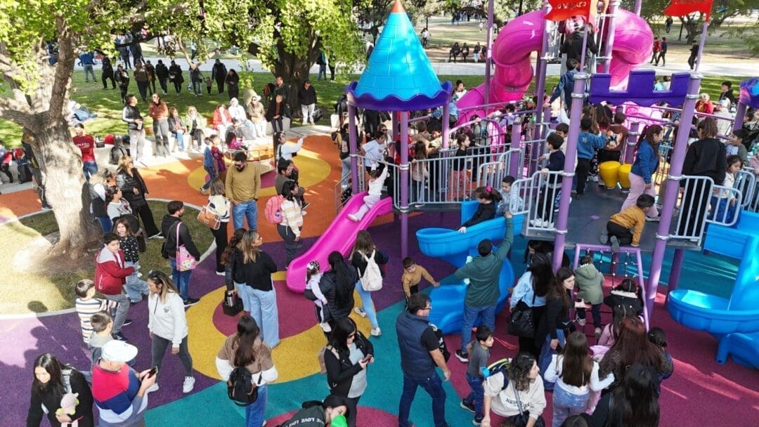 Venado Tuerto reinauguró su histórica Plaza San Martín tras una renovación integral