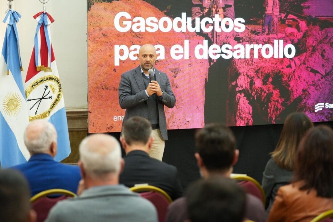 Pullaro anunció una inversión de US$ 26 millones para cinco gasoductos Pullaro anunció una inversión de US$ 26 millones para cinco gasoductos
